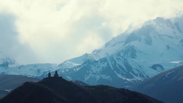 Great Caucasus Mountains Ancient Gergeti Trinity Church Kazbegi Georgia High — Stockvideo