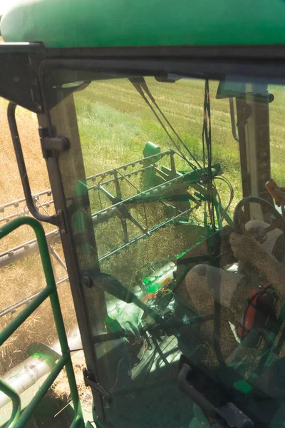 Vertical Shot Operators Cab Modern Combine Harvester Unrecognizable Caucasian Male — Stock Photo, Image