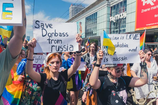 Június 2022 Varsó Lengyelország Ukrajna Kyivpride Csapatai Lengyelországgal Varsó Pride — Stock Fotó