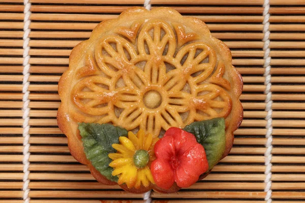 중국에서는 중간에 대나무 위에서 케이크를 장식하였다 — 스톡 사진