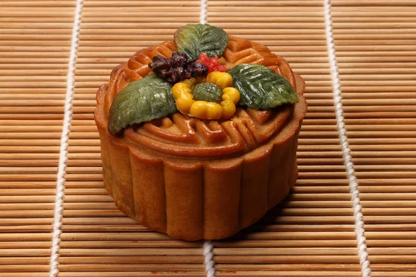 Colorful Flower Decorated Mooncake Chinese Mid Autumn Festival Bamboo Food — Stock Photo, Image