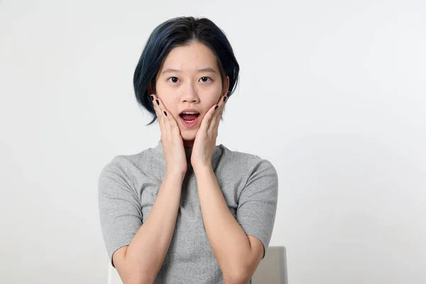 Junge Attraktive Asiatische Chinesische Malaiische Frau Posieren Gesicht Körperausdruck Modus — Stockfoto