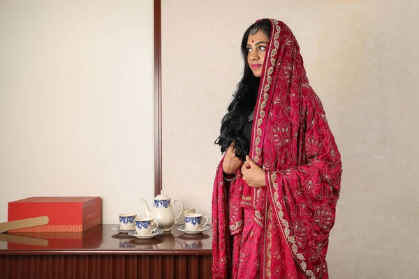 Mooie Jonge Vrouw Dragen Indiase Lehenga Hgagra Enkel Lengte Rok — Stockfoto