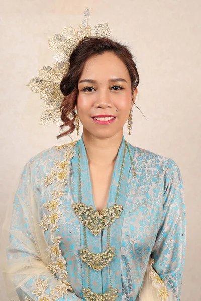Beautiful Young Woman Wearing Mahsuri Style Baju Kebaya Labuh Traditional — Stock Photo, Image