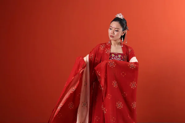 Young Attractive Asian Woman Wearing Tadeonal Chinese Red Hanfu Long — Stock Photo, Image