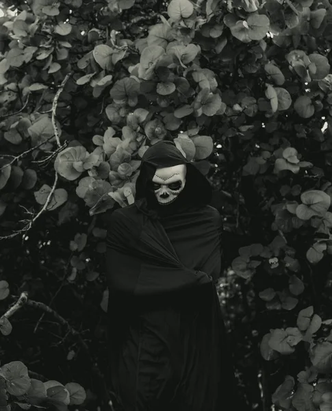 Black Figure Man Black Cloak Terrible Mask Stands Forest Soft — Fotografia de Stock