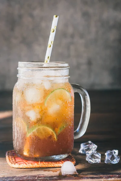 Ice Lemon Tea Glass Lime Slices — Stock Photo, Image