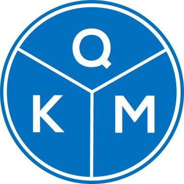 Beyaz arkaplanda QKM harf logosu tasarımı. QKM yaratıcı harflerin baş harfleri logo kavramı. QKM harf tasarımı.
