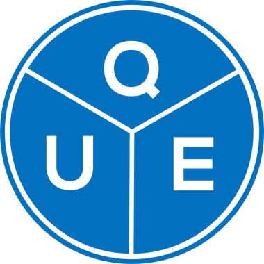 Beyaz arka planda QUE harfli logo tasarımı. Yaratıcı daire harfi logosu konsepti. QUE harf tasarımı.