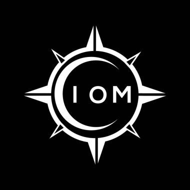 IOM soyut teknoloji çemberi logo tasarımını siyah arkaplan üzerine kuruyor. IOM yaratıcı harflerin baş harfleri logo. IOM soyut teknoloji çemberi siyah arkaplan üzerine logo tasarımı yapıyor. IOM yaratıcı harflerin baş harfleri logo.
