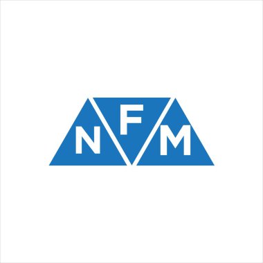Beyaz arkaplanda FNM üçgen şekil logosu tasarımı. FNM yaratıcı harf logosu kavramı.