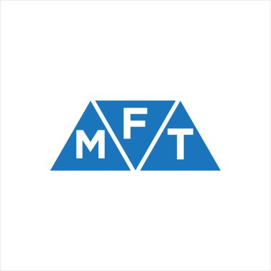 Beyaz arkaplanda FMT üçgen şekil logosu tasarımı. FMT yaratıcı harflerin baş harfleri logo kavramı.