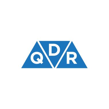 Beyaz arka planda DQR 3 üçgen logo tasarımı. DQR yaratıcı harflerin baş harfleri logo kavramı.