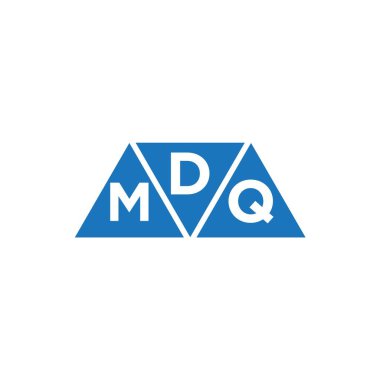 Beyaz arka planda DMQ 3 üçgen logo tasarımı. DMQ yaratıcı harflerin baş harfleri logo kavramı.