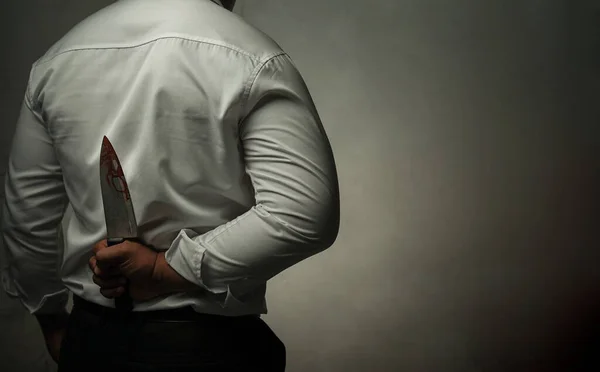 Homme Affaires Criminel Portant Une Chemise Blanche Manches Longues Tenant — Photo