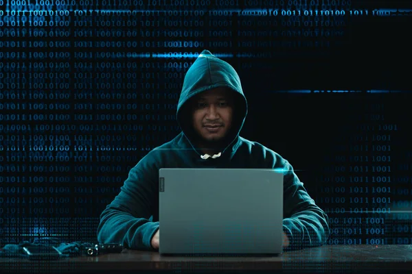 Das Konzept Des Diebstahls Großer Finanzdaten Ein Junger Hacker Hackt — Stockfoto