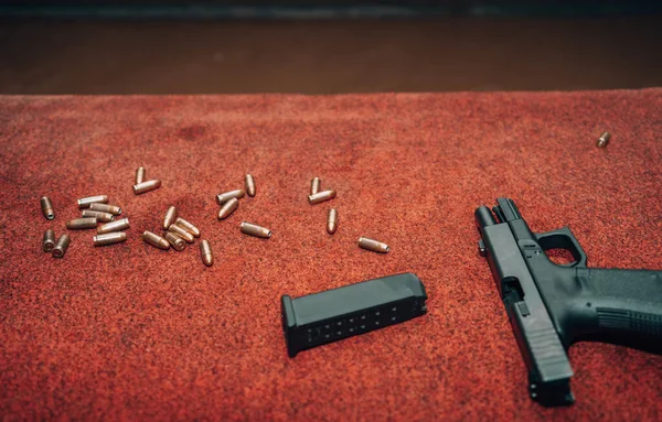 Pistol 9Mm Ammunition Placed Red Table Shooting Range — Foto Stock