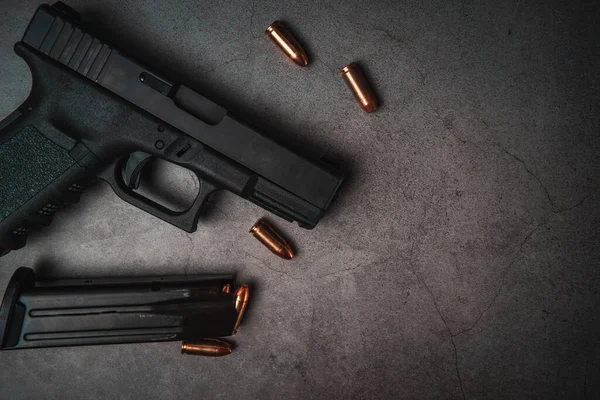 Black 9Mm Pistol Old Concrete Floor 9Mm Ammunition Next Top — Stockfoto