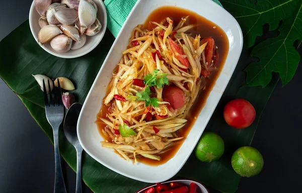 Thai Food Style Papaya Salad Spicy Som Tam Thai White — стоковое фото