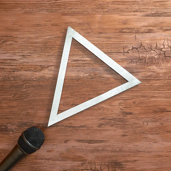 Mikrofon Ezüst Háromszög Alakú Keret Háttéren Üzenetek Helye Első Látásra — Stock Fotó