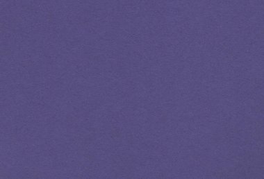 Geri dönüşümlü kağıt parçacıkları içeren koyu menekşe kağıt karton arka plan. Geri dönüştürülmüş kağıt konsepti.