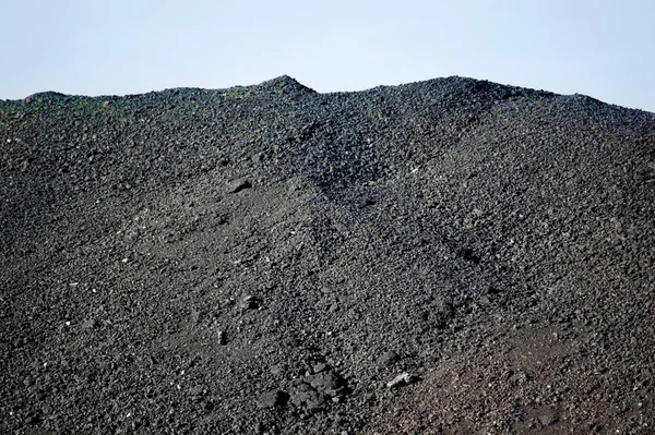Carbón Gris Frente Cielo Azul — Foto de Stock