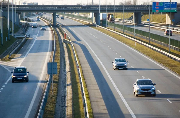 Poznań Polska Lutego 2022 Polska Autostrada Samochodami Osobowymi Ciężarowymi — Zdjęcie stockowe