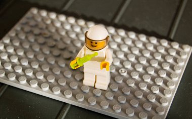 Poznan, Polonya - 13 Şubat 2022. Covid Lego Aşısı.