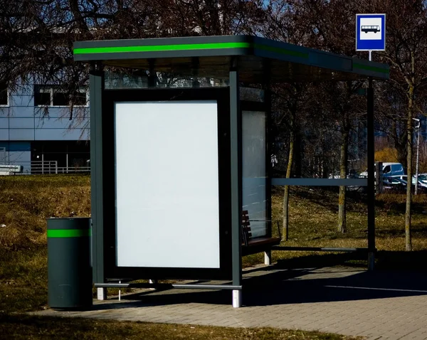 Buitenreclame Reclamebord Bij Bushalte — Stockfoto