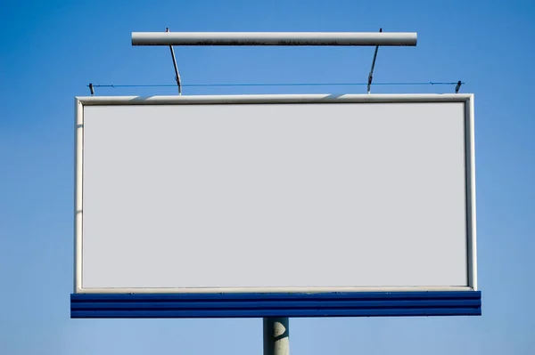 Blanco Billboard Stedelijke Scene — Stockfoto