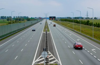 Nagradowice, Polonya - 4 Haziran 2022 - Polonya A2 otoyolu.