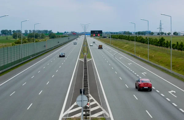 Nagradowice Polska Czerwca 2022 Polska Autostrada Samochodami Osobowymi Ciężarowymi — Zdjęcie stockowe