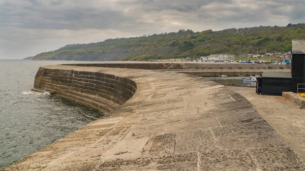 Lyme Regis Dorset Ngiltere Nisan 2017 Outward Wall Cobb Harbour — Stok fotoğraf