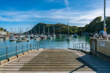 Ilfracombe, Devon, İngiltere, İngiltere - 29 Eylül 2018: The Strand 'dan rıhtıma doğru