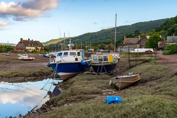 Porlock Weir Somerset England October 2018 Boats Harbour Low Tide — Stock Photo, Image