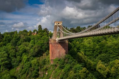 Bristol, İngiltere - 09 Haziran 2019: Clifton Askı Köprüsü, Clifton Village 'dan görüldü