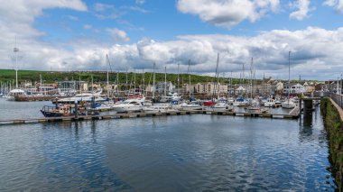 Whitehaven, Cumbria, İngiltere - 03 Mayıs 2019: The Marina, Old Quay 'de görüldü