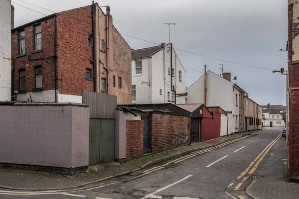 Blackpool Engeland Engeland April 2019 Grijze Wolken Boven Vervallen Huizen — Stockfoto