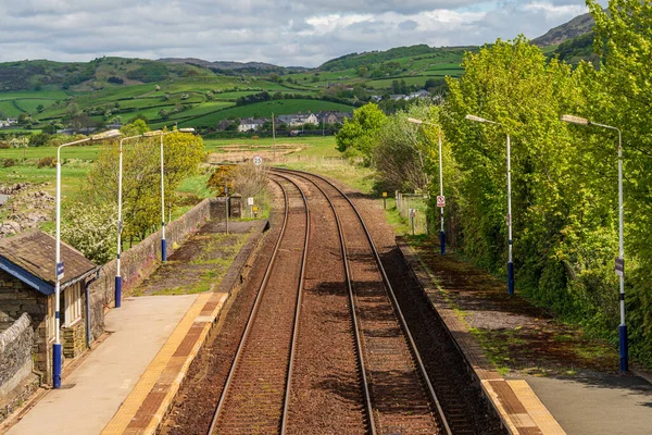 Kirkby Furness Cumbria England Storbritannien Maj 2019 Två Plattformar Järnvägsstationen — Stockfoto