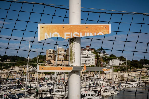 Torquay Torbay Anglie Velká Británie Června 2019 Poškozený Nápis Fishing — Stock fotografie