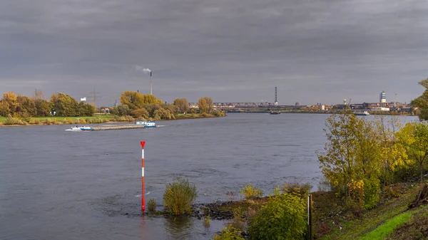 Duisburg Renânia Norte Vestefália Alemanha Novembro 2019 Navios Rio Reno — Fotografia de Stock