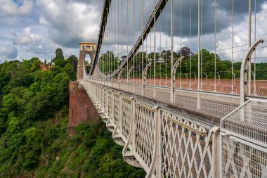 Bristol, İngiltere - 09 Haziran 2019: Clifton Askı Köprüsü, Clifton Village 'dan görüldü