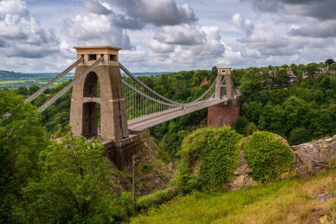 Bristol, İngiltere - 09 Haziran 2019: Clifton Askı Köprüsü, Clifton Village 'dan görüldü