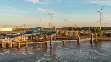 Rotterdam, Güney Hollanda, Hollanda - 13 Mayıs 2019: Avrupa 'nın Beneluxhaven kentindeki feribot terminali