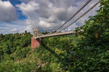 Bristol, İngiltere - 09 Haziran 2019: Clifton Askı Köprüsü, Clifton Village 'dan görüldü