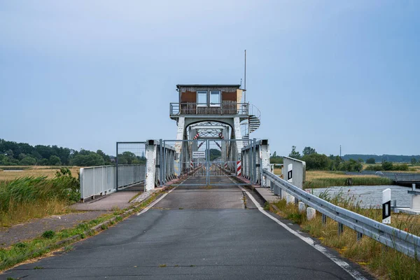 2020年6月13日ドイツ メクレンブルク 西ポメラニア州 ジンスト付近 旧マイニンゲン橋での眺め — ストック写真
