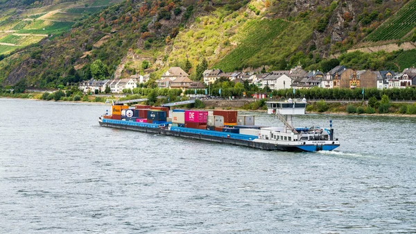 Kaub Rheinland Pfalz August 2020 Ein Containerschiff Auf Dem Rhein — Stockfoto