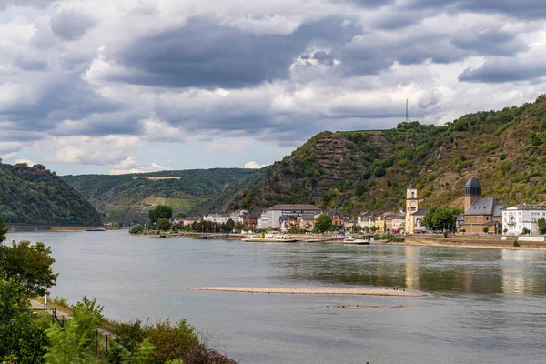 Goarshausen Rheinland Pfalz August 2020 Das Mittelrheintal Mit Goarshausen Rechts — Stockfoto