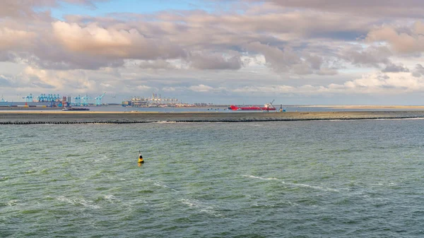 Rotterdam Zuid Holland Nederland Mei 2019 Noordzeekust Met Industrie Aan — Stockfoto