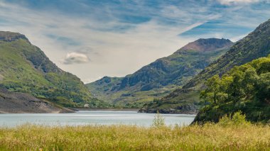 Llanberis 'ten Llyn Peris' e, Snowdon Dağı 'na, Snowdonia' ya, Gwynedd 'e, Galler' e, İngiltere 'ye bakın.